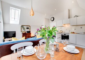 Lounge / Kitchen / Diner