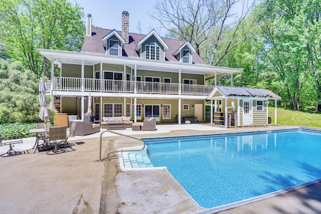 La Porte Vacation Rental | 7BR | 4BA | Step-Free Access | 4,400 Sq Ft