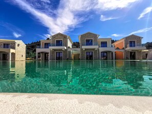 Erikousa Palace Suite T9 Swimming Pool