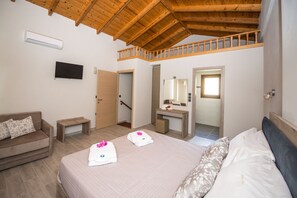 Erikousa Palace Suite T9 Interior