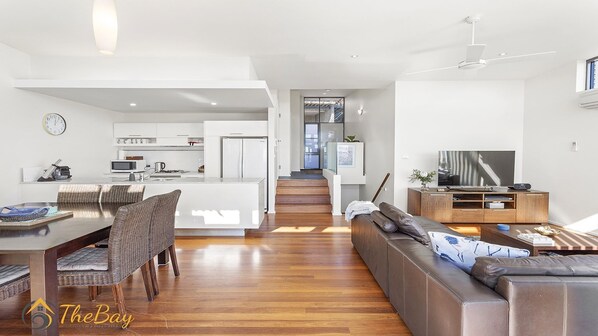Open Plan Living/Dining/Kitchen