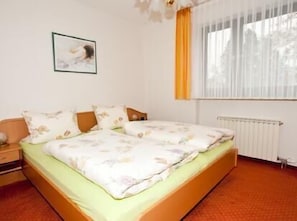 Appartementhaus Drobnik (Bad Füssing)-Schlafzimmer EG+1.St