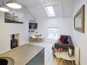 The Surfer's Loft Apartment, Saltburn-by-the-Sea - Host & Stay