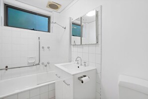 Grey St Bathroom