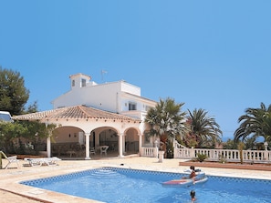 Water, Sky, Property, Plant, Swimming Pool, Azure, Tree, Leisure, Real Estate, Resort Town