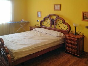 Bedroom, Bed, Furniture, Room, Property, Bed Frame, Bed Sheet, Mattress, Floor, Bedding