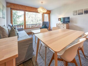 Table, Meubles, Propriété, Fenêtre, Chaise, Bois, Éclairage, Design Intérieur, Cadre, Sol
