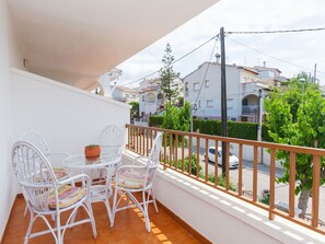 Eigentum, Zimmer, Gebäude, Balkon, Grundeigentum, Haus, Wohnung, Möbel, Interior Design, Fussboden