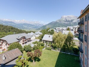 Sky, Building, Mountain, Nature, Plant, Window, Highland, Urban Design, Architecture, Land Lot