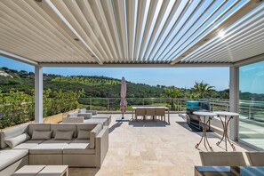 Terrasse avec pergola