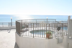 Gulf front Jacuzzi