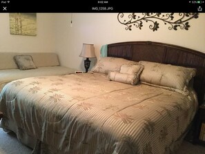 Master bdrm king bed with 2 kids single trundle bed
