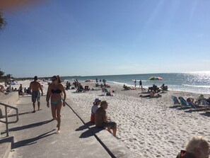 Pass a Grille beach ,left over bridge