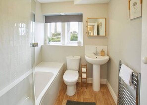 Cosy Cottage, Emley - Host & Stay
