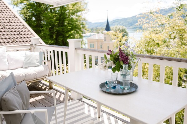 Blick von der Terrasse des Laurenzia Apartments 