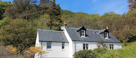 Front of The Kennels 