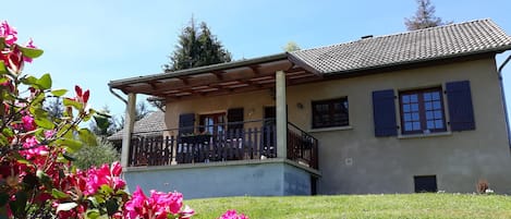 La maison et sa terrasse couverte