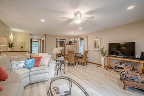 Living Room (1)