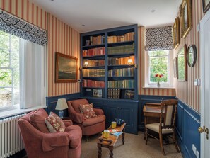 Library | Henge Estate, Shrewton, near Salisbury