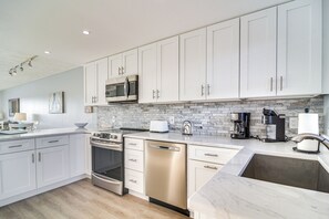 Kitchen | Single-Story Unit