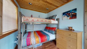 Bedroom with Full/Full Bunk Beds