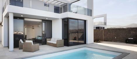 Modern Los Mojones Villa | 3 Bedrooms all En-Suite | Villa Berniente | Great Sea Views | Puerto Del Carmen