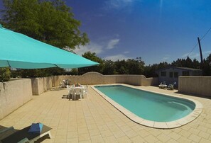 Garden and swimming pool