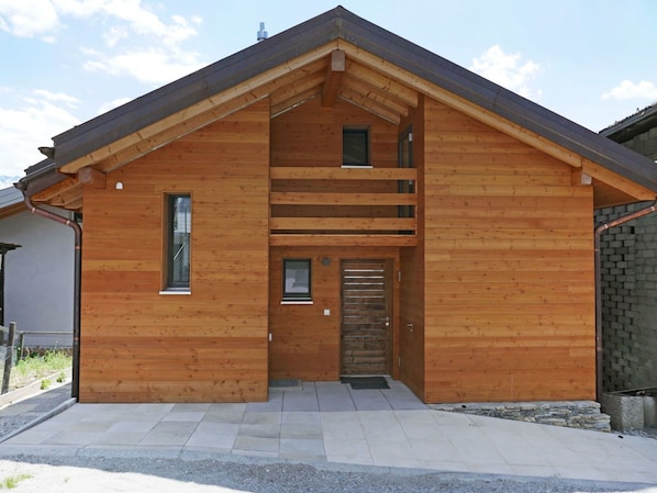 Property, House, Building, Home, Siding, Log Cabin, Facade, Cottage, Real Estate, Shed