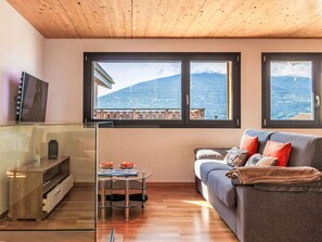 Furniture, Property, Couch, Window, Wood, Comfort, Flooring, Living Room, Interior Design, Building
