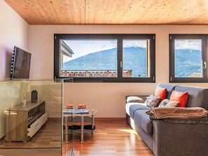 Furniture, Property, Couch, Window, Wood, Comfort, Flooring, Living Room, Interior Design, Building