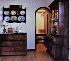 Pormenor do quarto e arrumo d bagagem