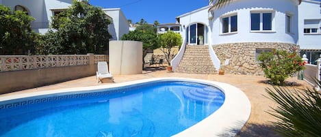 Propriété, Piscine, Maison, Immobilier, Domicile, Zone Résidentielle, Bâtiment, Bleu Azur, Villa, Vacances