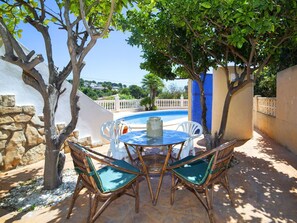 Property, Real Estate, Azure, House, Room, Building, Vacation, Tree, Villa, Apartment