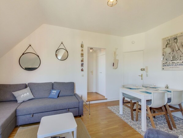 Table, Meubles, Canapé, Propriété, Blanc, Bois, Design Intérieur, Architecture, Maison, Sol
