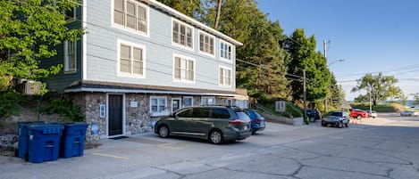 Exterior view of Beachwood Landing