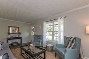 2nd Living room