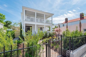 Palms Exterior