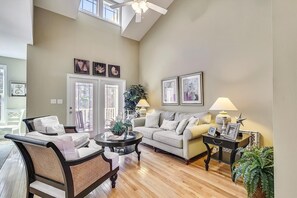 Upper Level 1,Living Area,