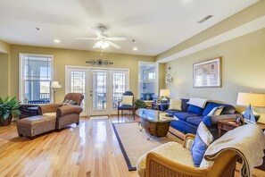Upper Level 1,Living Area,