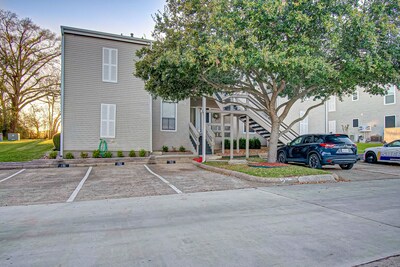 Stunning 2 bd 2 bth Ground Floor Condo Lake Conroe Near Clubhouse!