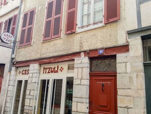 Fenêtre, Propriété, Bâtiment, Porte, Quartier, Brique, Façade, Immobilier, Brickwork