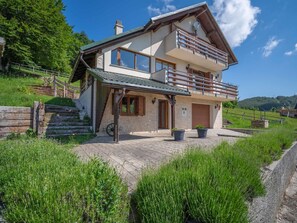 Pflanze, Himmel, Gebäude, Fenster, Wolke, Haus, Grundstueck, Holz, Die Architektur, Baum
