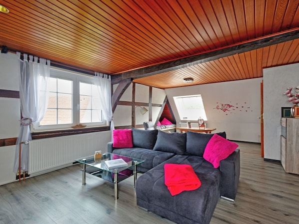 Propriété, Meubles, Canapé, Confort, Bois, Design Intérieur, Bâtiment, Sol, Sol, Fenêtre