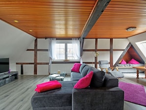 Meubles, Propriété, Confort, Violet, Bois, Design Intérieur, Salon, Sol, Sol, Arbre
