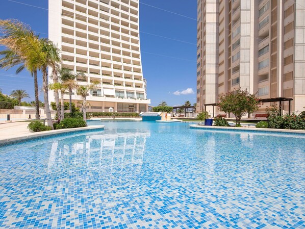 Wohnung, Eigentumswohnung, Resort, Hotel, Schwimmbad, Wolkenkratzer, Ferienort, Penthouse