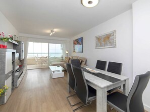 Tabelle, Eigentum, Möbel, Fenster, Couch, Stuhl, Gebäude, Interior Design, Holz, Wohnzimmer