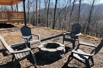 Mountain Views, Fire Pit, Minutes From Downtown Asheville