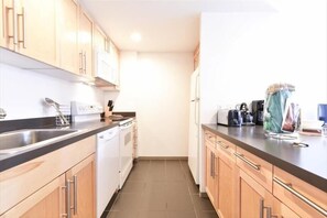 Cambridge 1 Bedroom Kitchen
