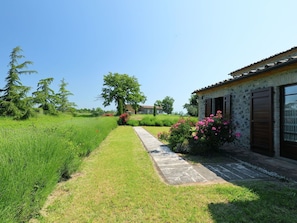 Propiedad, Casa, Hierba, Paisaje Natural, El Terreno Del Lote, Césped, Casa, Bienes Raíces, Jardín, Yarda