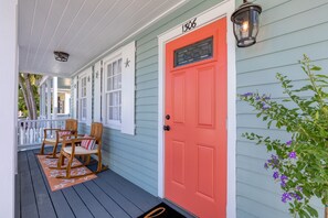 Front porch seating for 2